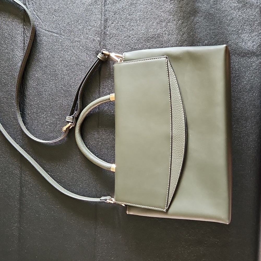 A .New Day Olive Green purse